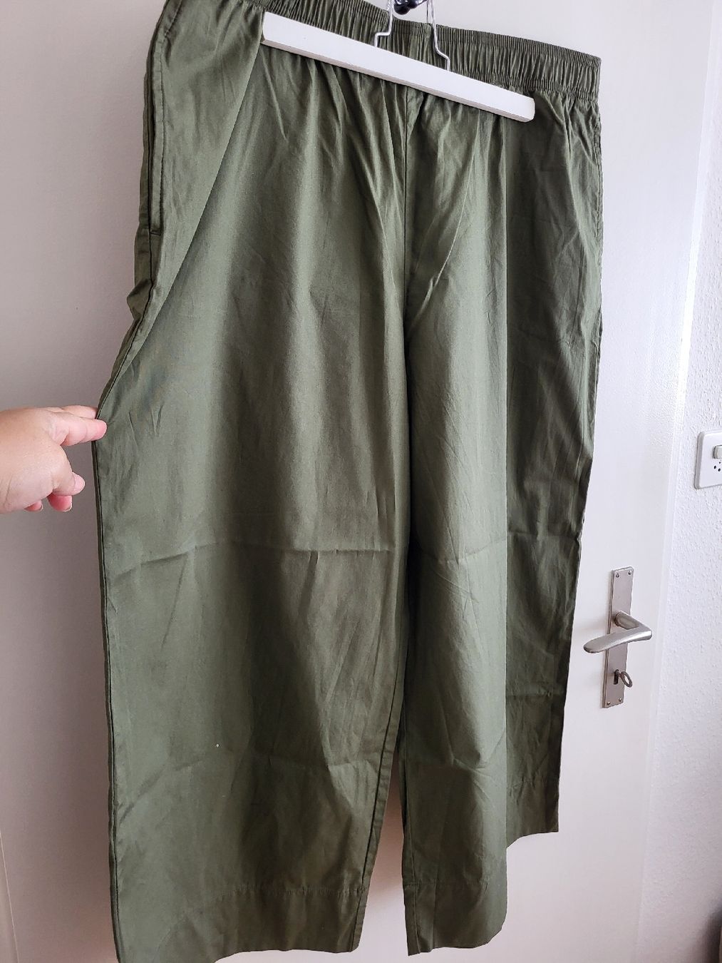 H&M Hosen: H&M Hose Gr XL 100% Baumwolle – Gebraucht aus Binningen von Baseldani