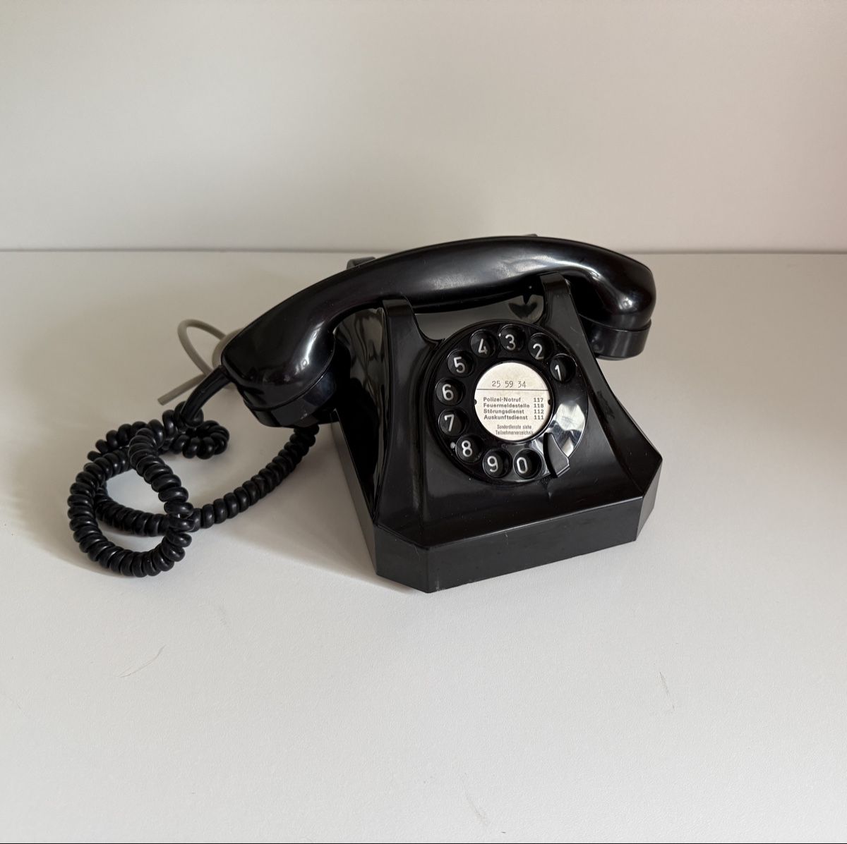 Telefoni: Telefon Tischtelefon antik – Usato da Gerlafingen venduto da sternrose