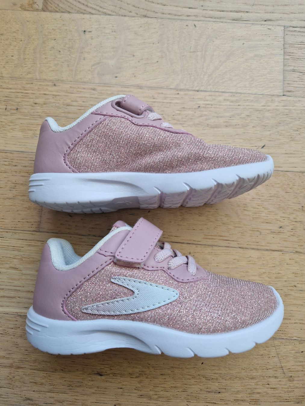Scarpe per ragazze: Turnschuhe rosa Grösse 25 – Usato da Heimberg venduto da Eleanor20 1