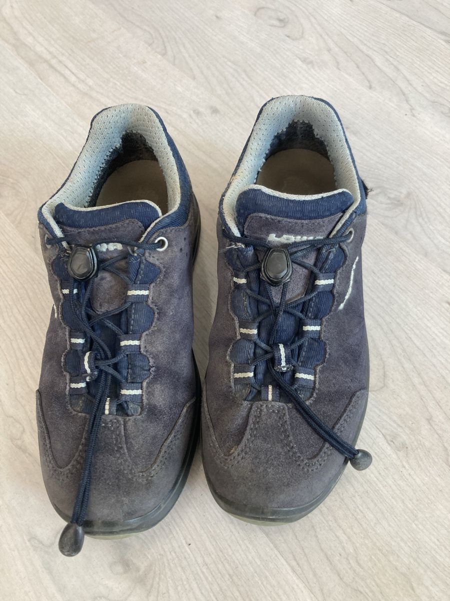 Lowa Schuhe für Mädchen: Trekkingschuh Lowa 33 – Gebraucht aus Amden von Karplusan 4