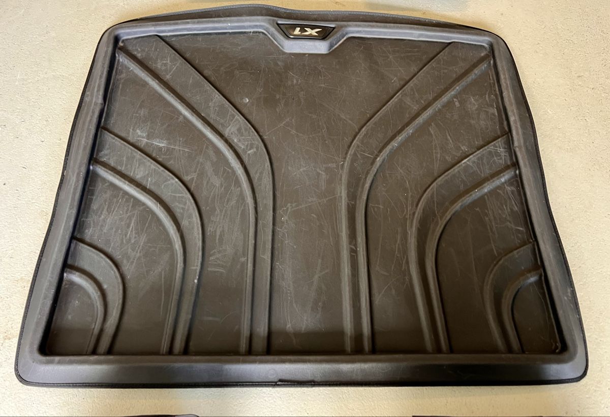 BMW Tappeti & Tappetini: Fussmatten BMW X1 Gummi Satz gebraucht – Usato da Beckenried venduto da Mark101 5