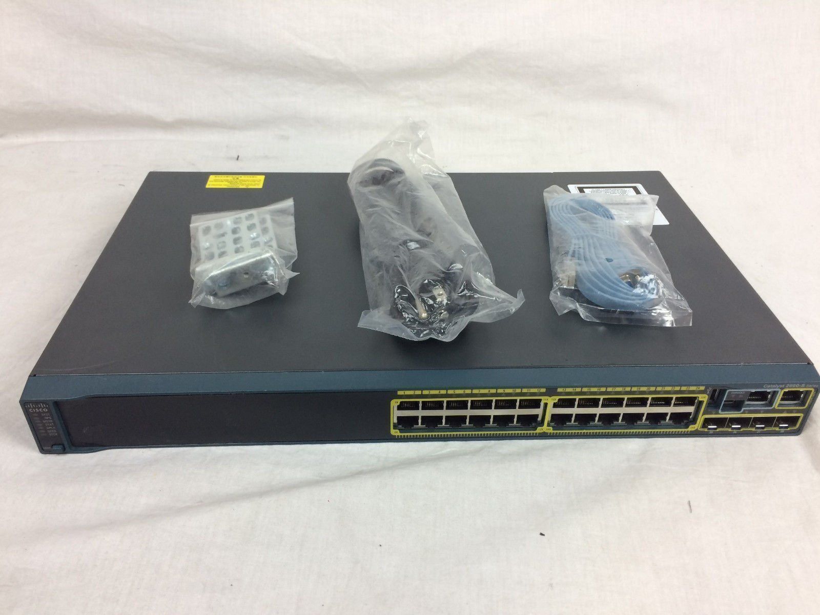 Cisco Hubs & Switches: Cisco WS-C2960S-24TS-L 4 x SFP – Gebraucht aus Reinach BL von danielv06 2