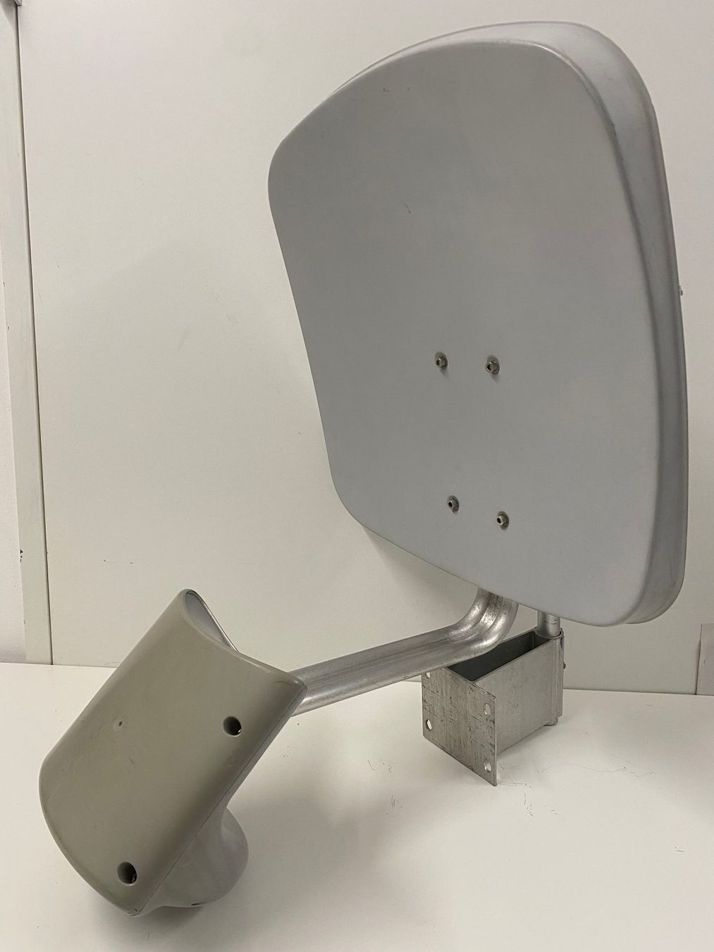 Technisat Ricevitori: SATELITTENANTENNE TechniSat 4fach LNB Multytenne – Usato da Dietikon venduto da Ilsru