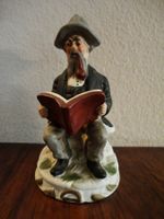 Alte Porzellan Figur Mann mit Pfeife und Buch, Top!