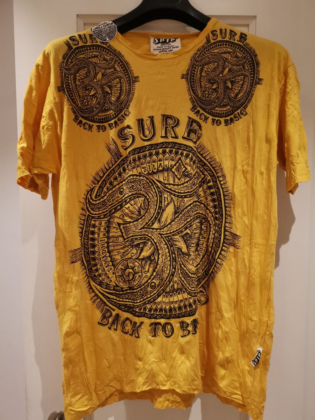 T-shirt: T-shirt SURE – Nuovo (secondo la descrizione) da Basel venduto da MichelFa