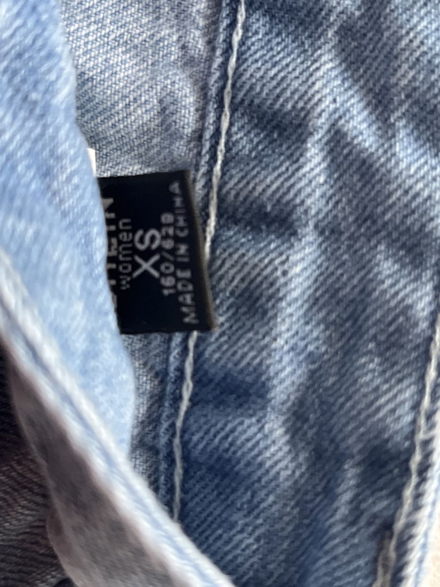 Shein Jeans: Shein jeans gr XS – Usato da Adligenswil venduto da Phoenix2017 2
