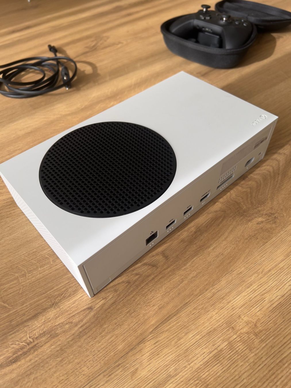 Microsoft Konsolen: Xbox Series S Konsole mit Elite Series 2 Controller – Gebraucht aus Aesch BL von Uncharted1 1