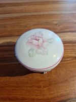 Boîte à bijoux vintage en porcelaine rose romantique 🌸.