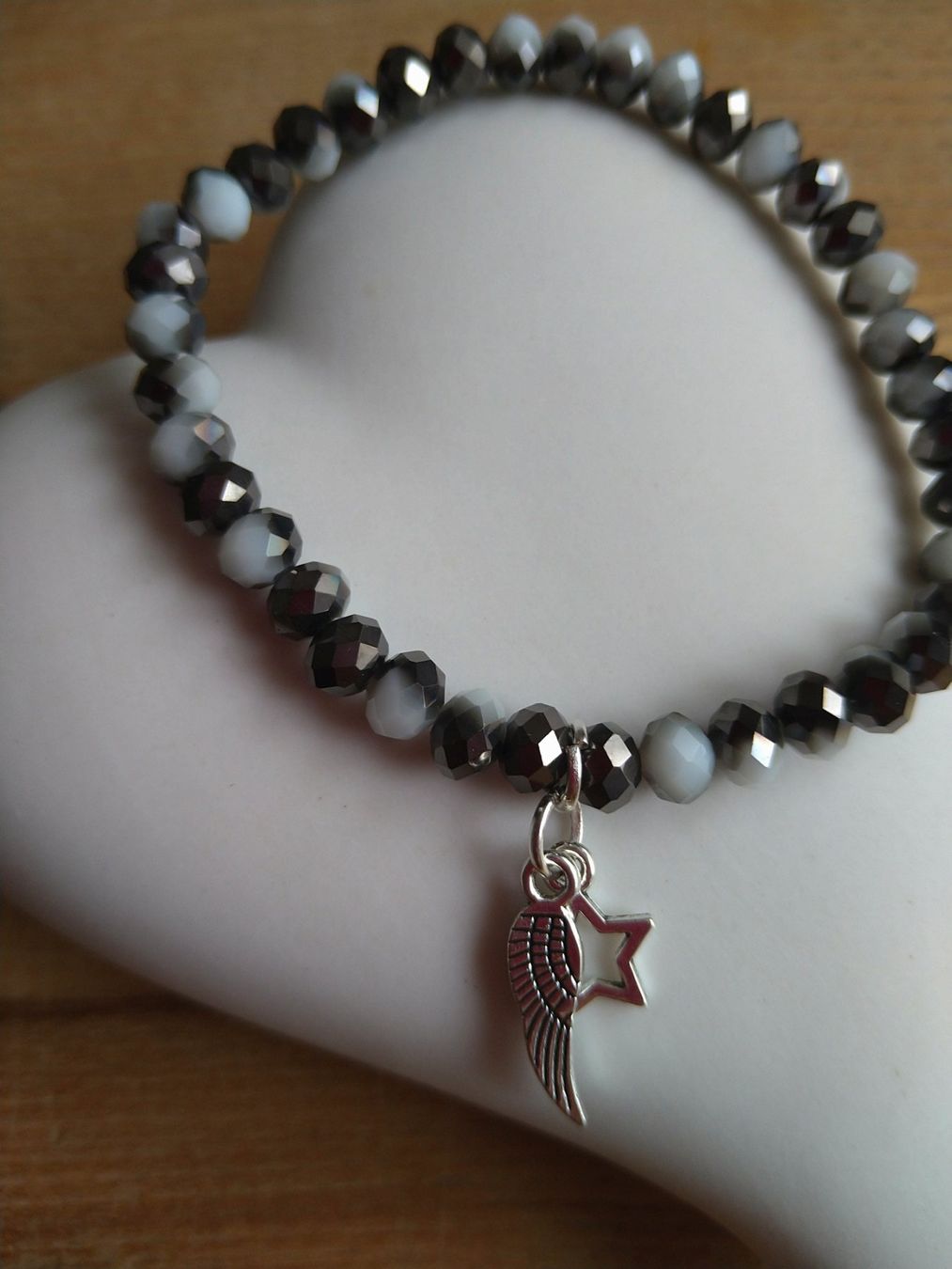 Bracciali & Braccialetti: Armband mit facettierten Glasperlen – Nuovo e nell'imballaggio originale da Steinmaur venduto da Cinderella309