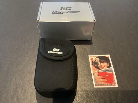 MegaGear Housse Appareil Photo Neuf Étui de Protection