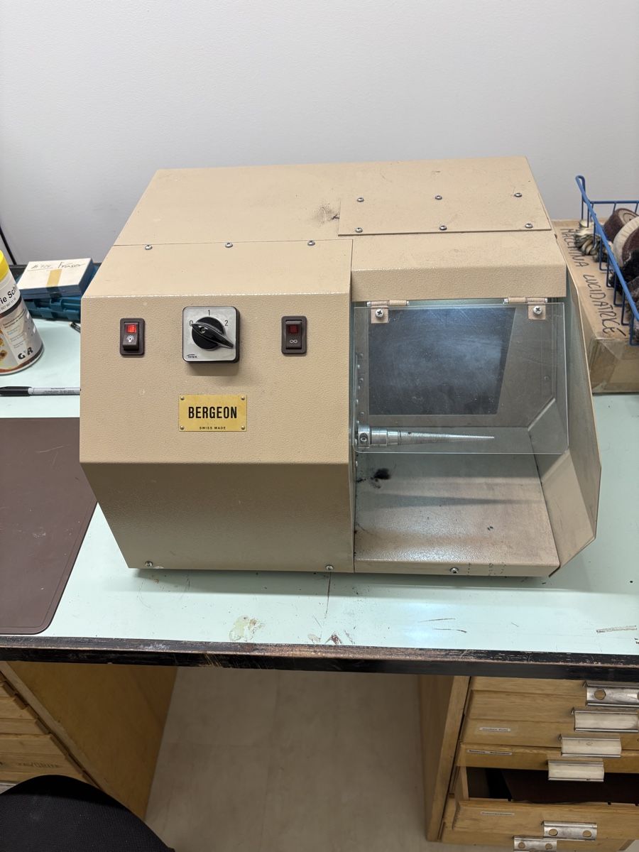 Tutte le macchine: Bergeon Poliermaschine 230V – Usato da Zermatt venduto da Serverin-A