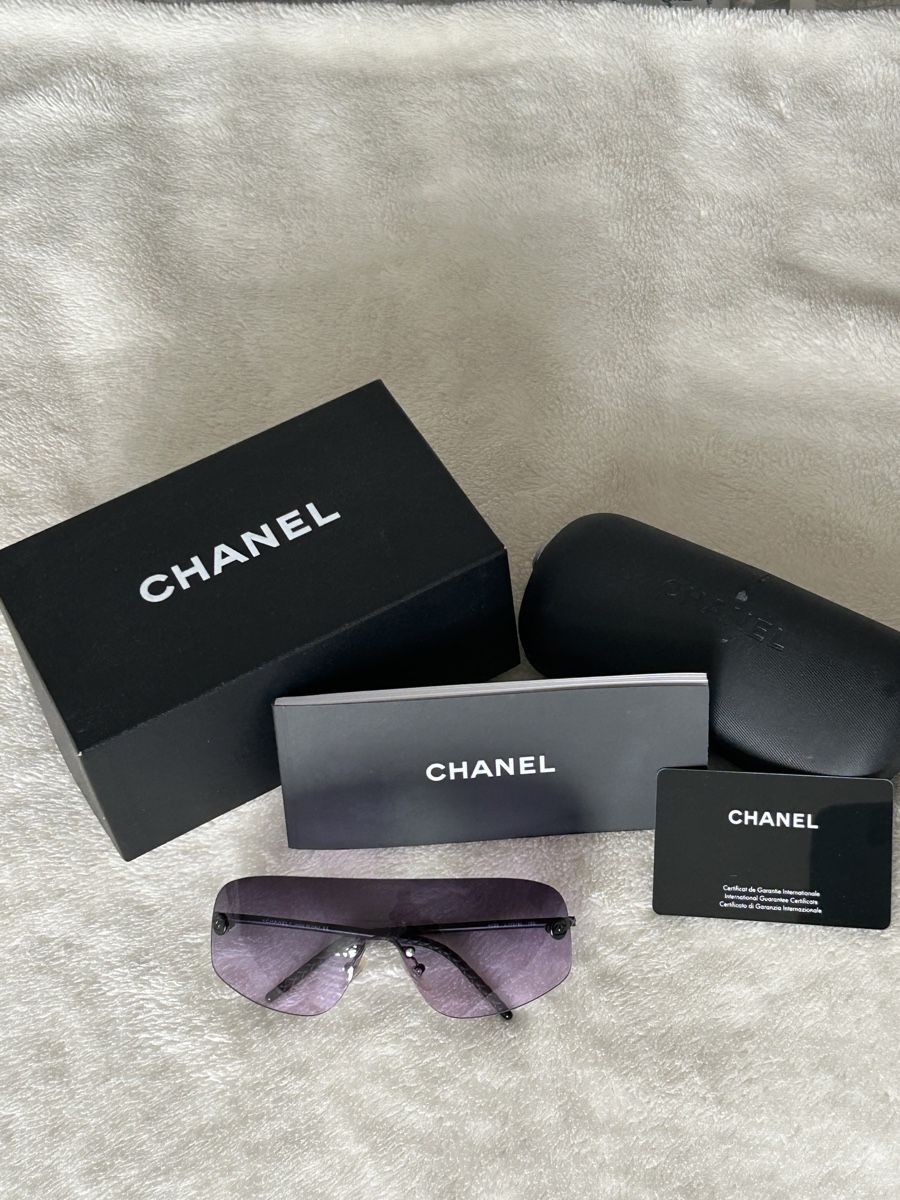 Chanel Occhiali & Lenti: Chanel Shield Rimless Amber Sonnenbrille Y2K – Usato da Uttwil venduto da ula_ls5l