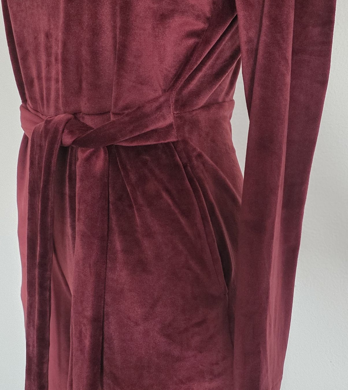 Tute: Wunderschöne Samtiger Jumpsuit in Weinrot, Grösse S – Usato da Rheinsulz venduto da Gilea 4