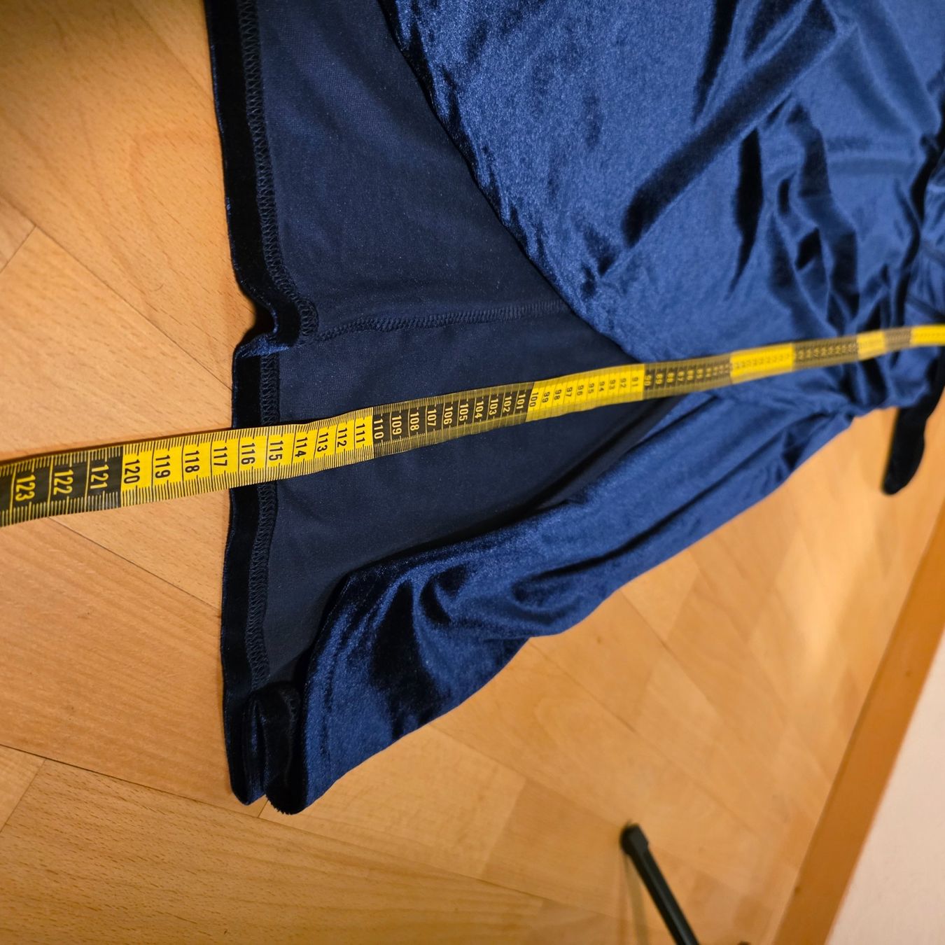 Robes: Samtkleid in Marineblau - Gr. 40 – D'occasion à Wald ZH par CapLux 5