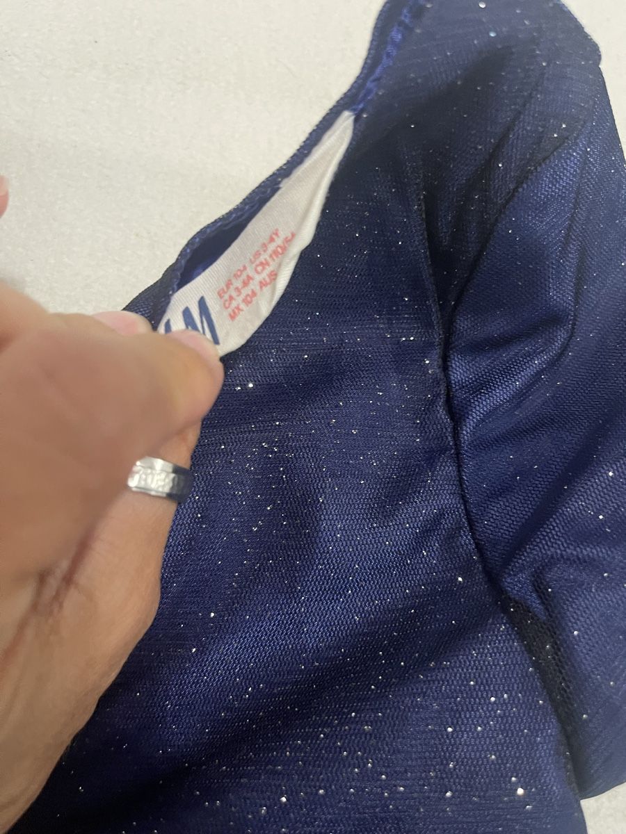 H&M Lotti & Set di vestiti: festliche Kleider Gr. 4 Jahre – Usato da Suhr venduto da RIE83 1