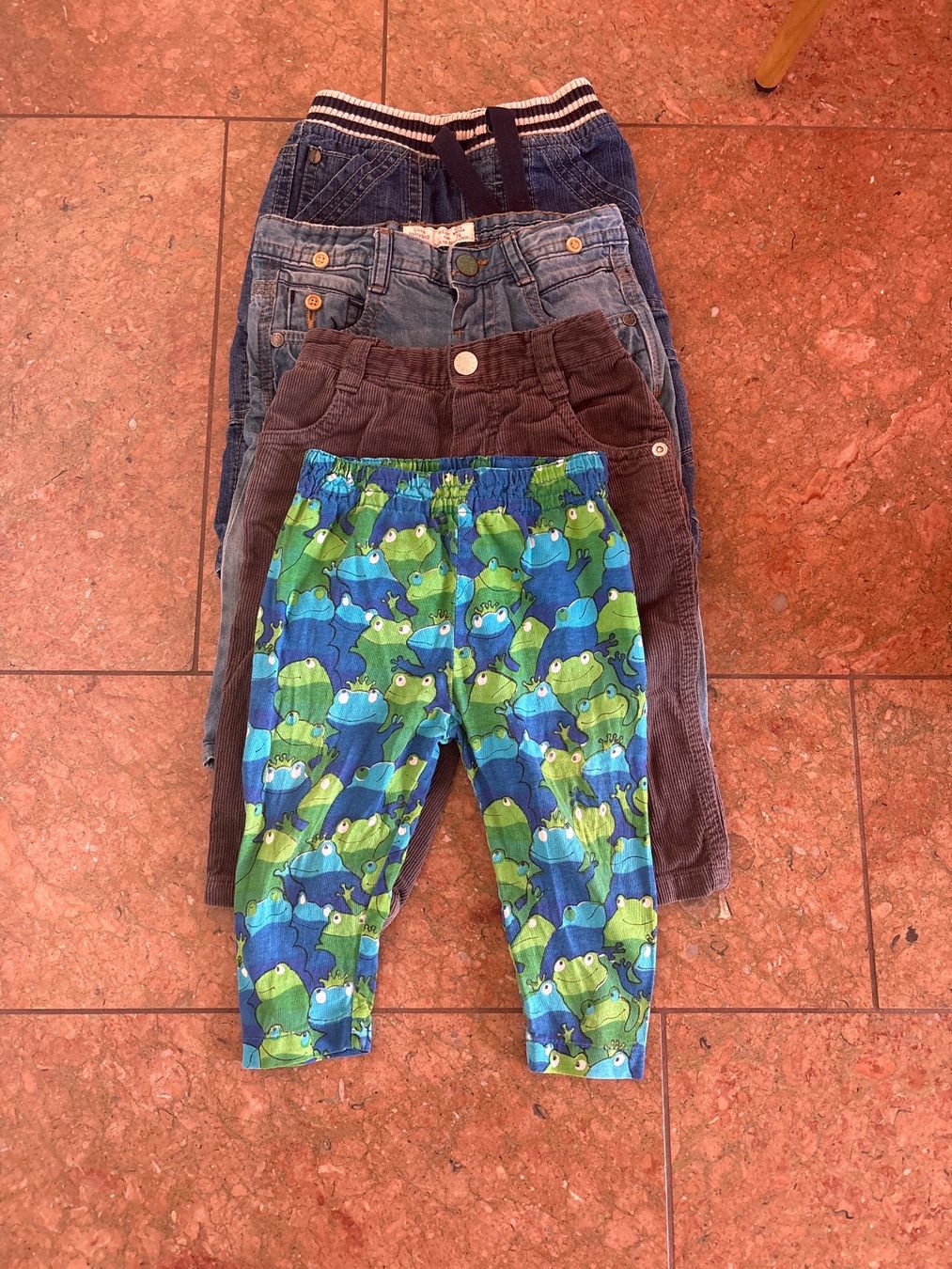 Pantaloni: 4 Hosen 74 cm – Usato da Zürich venduto da aniam