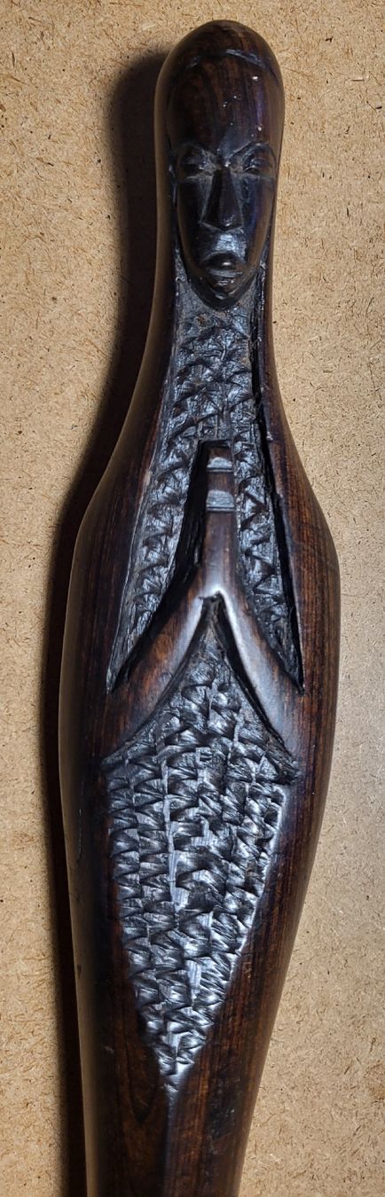 Statuette: Statue africaine en bois sculpté – Usato da Montet (Glâne) venduto da Koada2 2