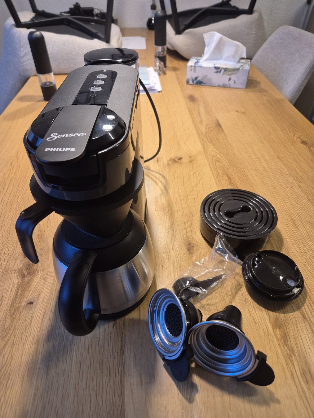 Senseo Macchine per caffè & Macchine per espresso: Senseo Philips Kaffeepadmaschine - mit Filterkaffeemaschine – Usato da Winterthur venduto da Bedis94 1