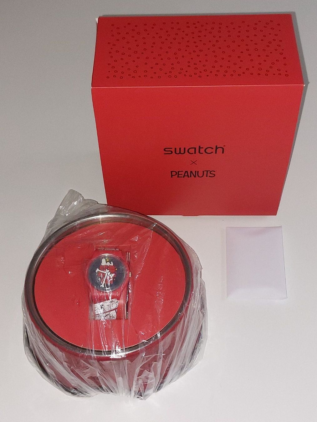 Swatch Orologi: Snoopy CHOMP! Swatch x Peanuts / 2021 / NFC / Neu – Nuovo e nell'imballaggio originale da St. Gallen venduto da shatcy