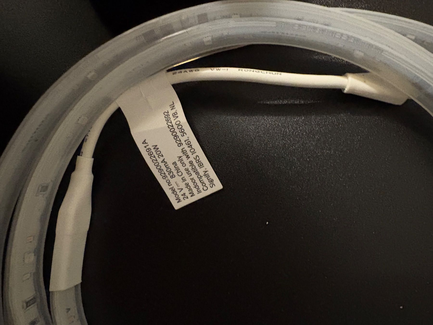 Philips Lichterketten & Leisten: Philips Hue Gradient Lightstrip Basis 2 Meter gebraucht – Gebraucht aus Jegenstorf von Sambreu 1