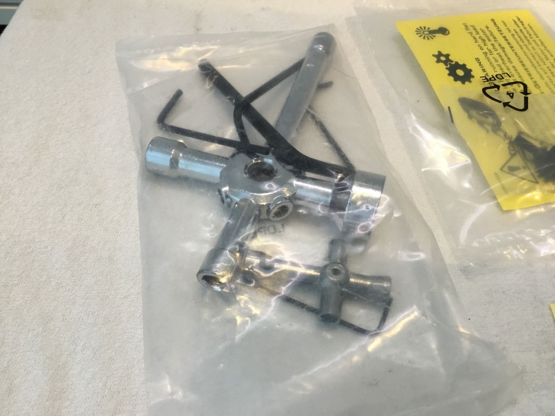 Modellismo RC: Arrma Kraton EXB 1:8 Kleber, Anleitung – Nuovo (secondo la descrizione) da Büsserach venduto da Swissbluesmobile 4