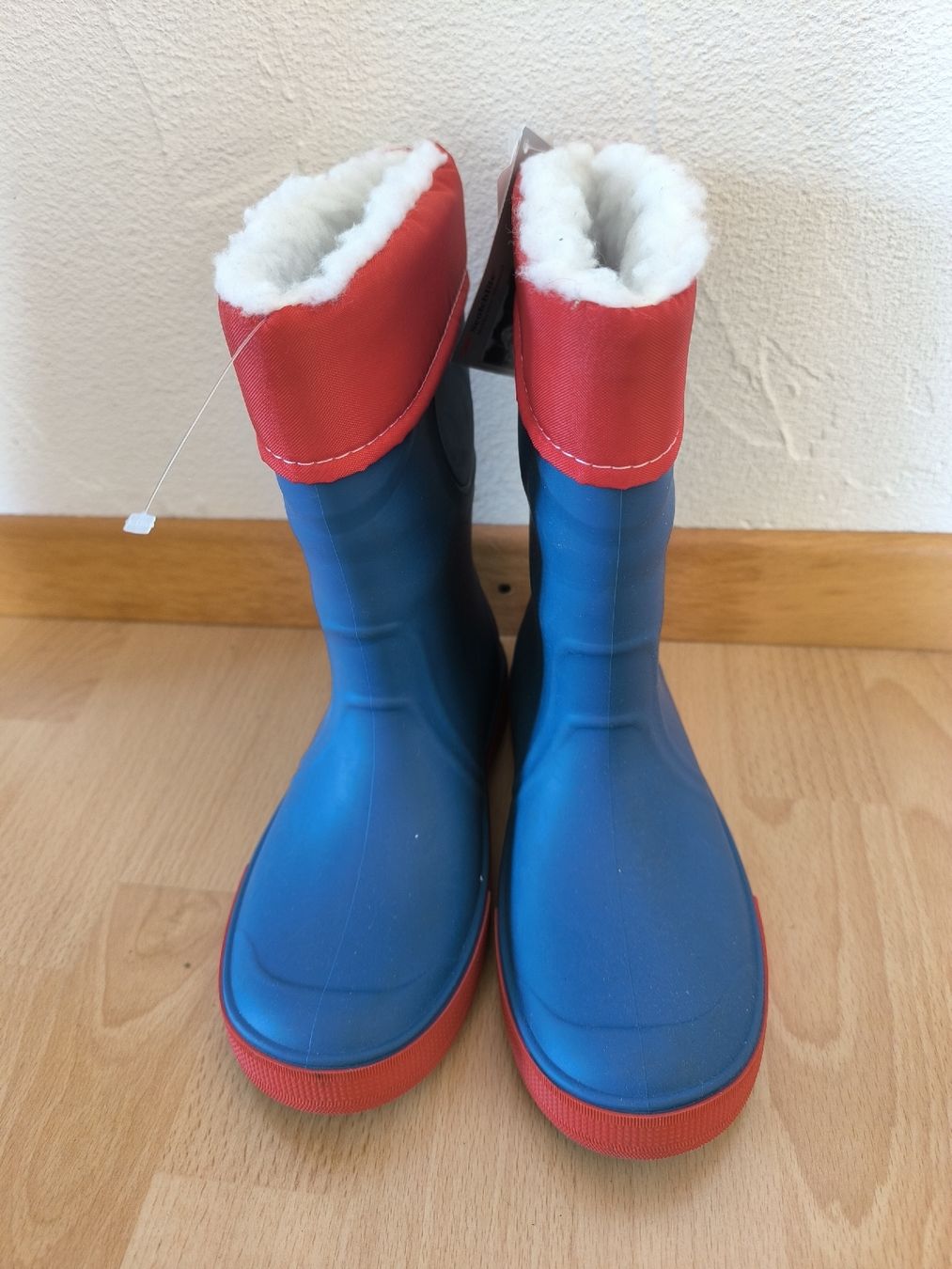 Herrenschuhe: bottes neuves fourrées 32 – Neu und originalverpackt aus Arnex-sur-Orbe von mbd_mz2f