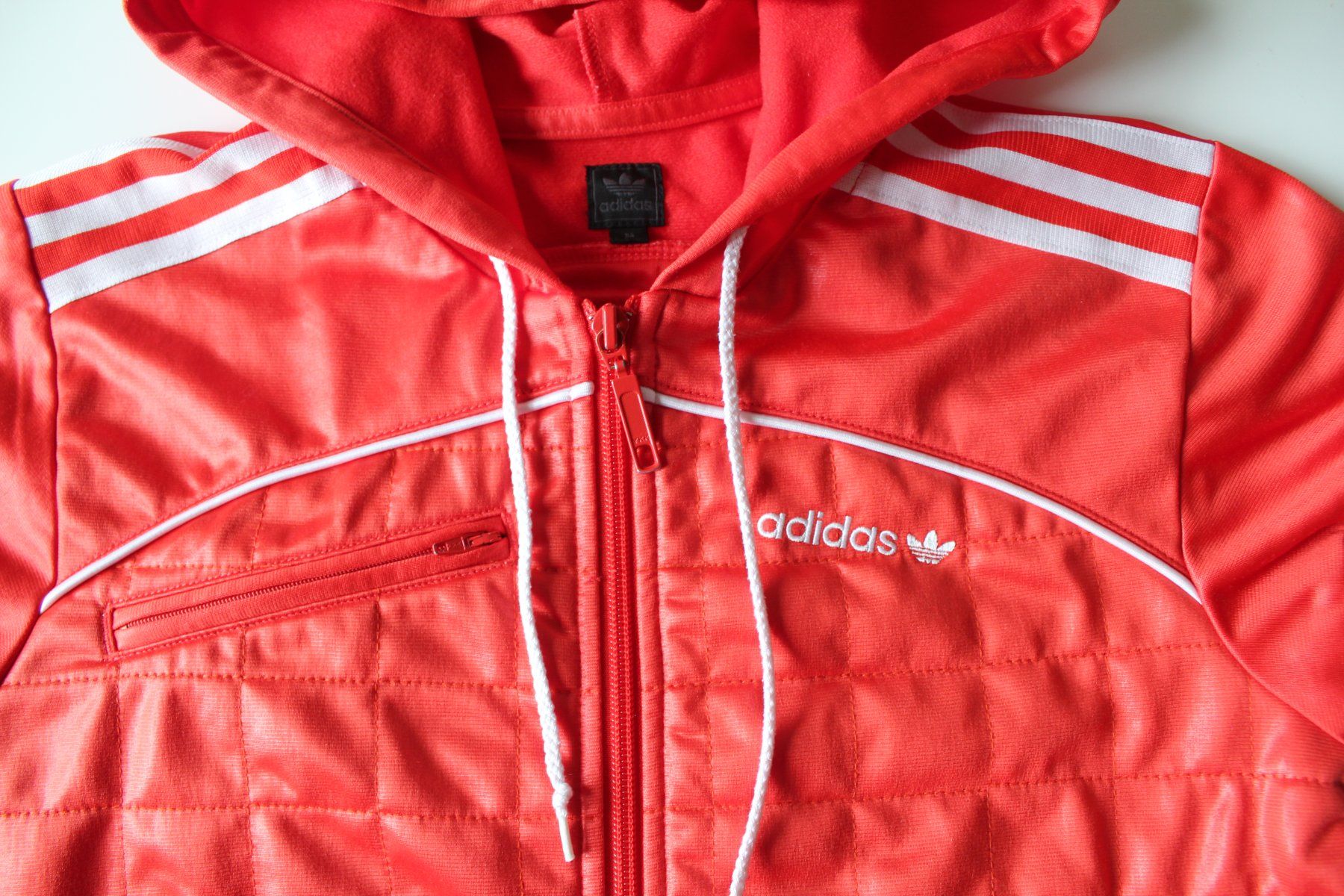Adidas Giacche: Veste Adidas  à capuche t. 34 – Usato da Peseux venduto da Gilloss 2