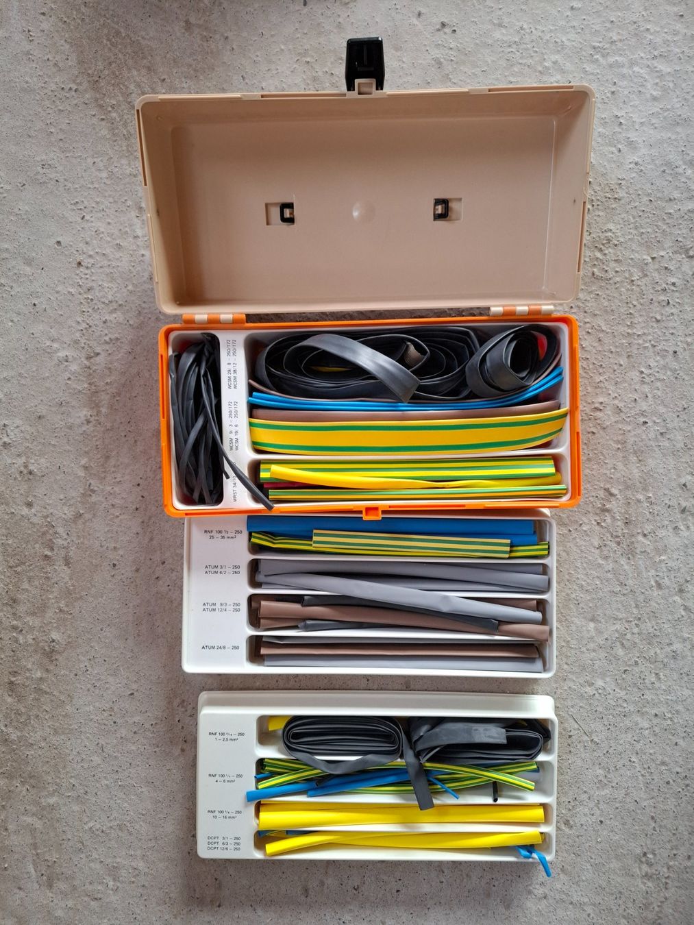 Tubi & Tubi flessibili: Schrumpfschlauch Set isol-set 10 – Usato da Steg im Tösstal venduto da LARO14 2