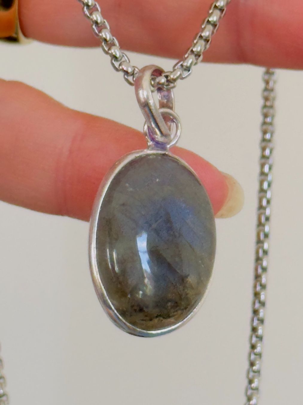 Ketten: Fashionable labradorite necklace – Neu und originalverpackt aus Genève von AGBERG 5