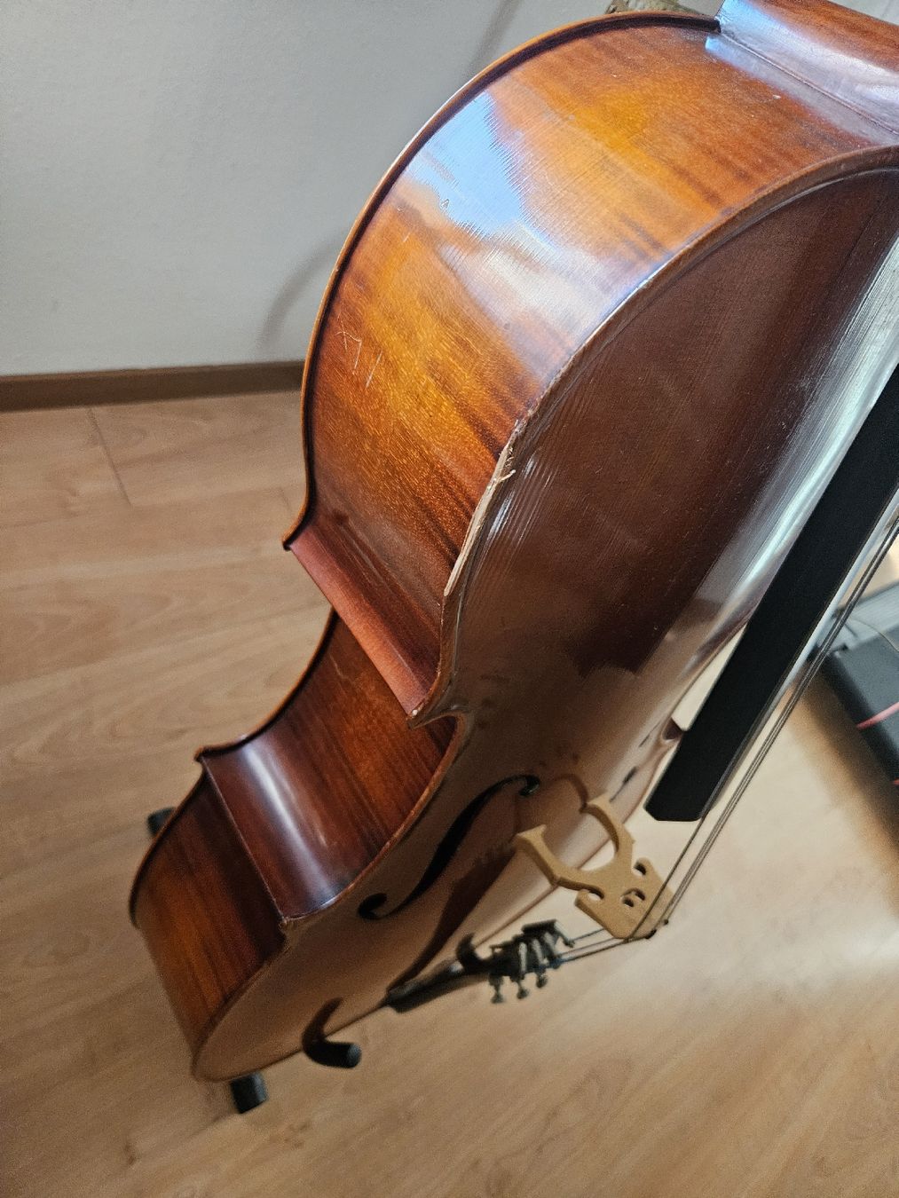 Strumenti musicali: Antiker Celo – Usato da Rickenbach b. Wil venduto da nic_8ljr 4