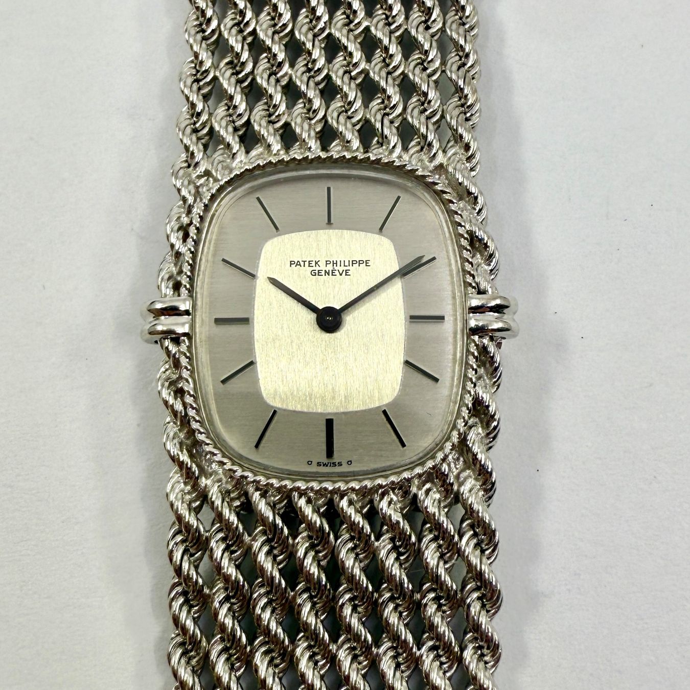 Patek Philippe Orologi: PATEK PHILIPPE ELLIPSE 18K REF. 4266/2 HANDAUFZUG – Usato da Zürich venduto da SWISSTIMEARTS-AG 1