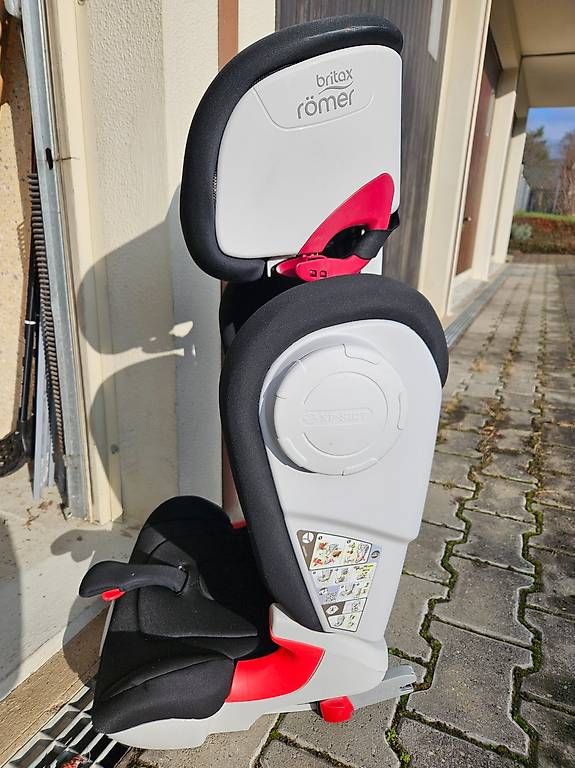 Britax Römer Auto-Kindersitze: Siège auto Britax Römer KIDFIX II XP SICT – Gebraucht aus Cornaux NE von ViOX363 1