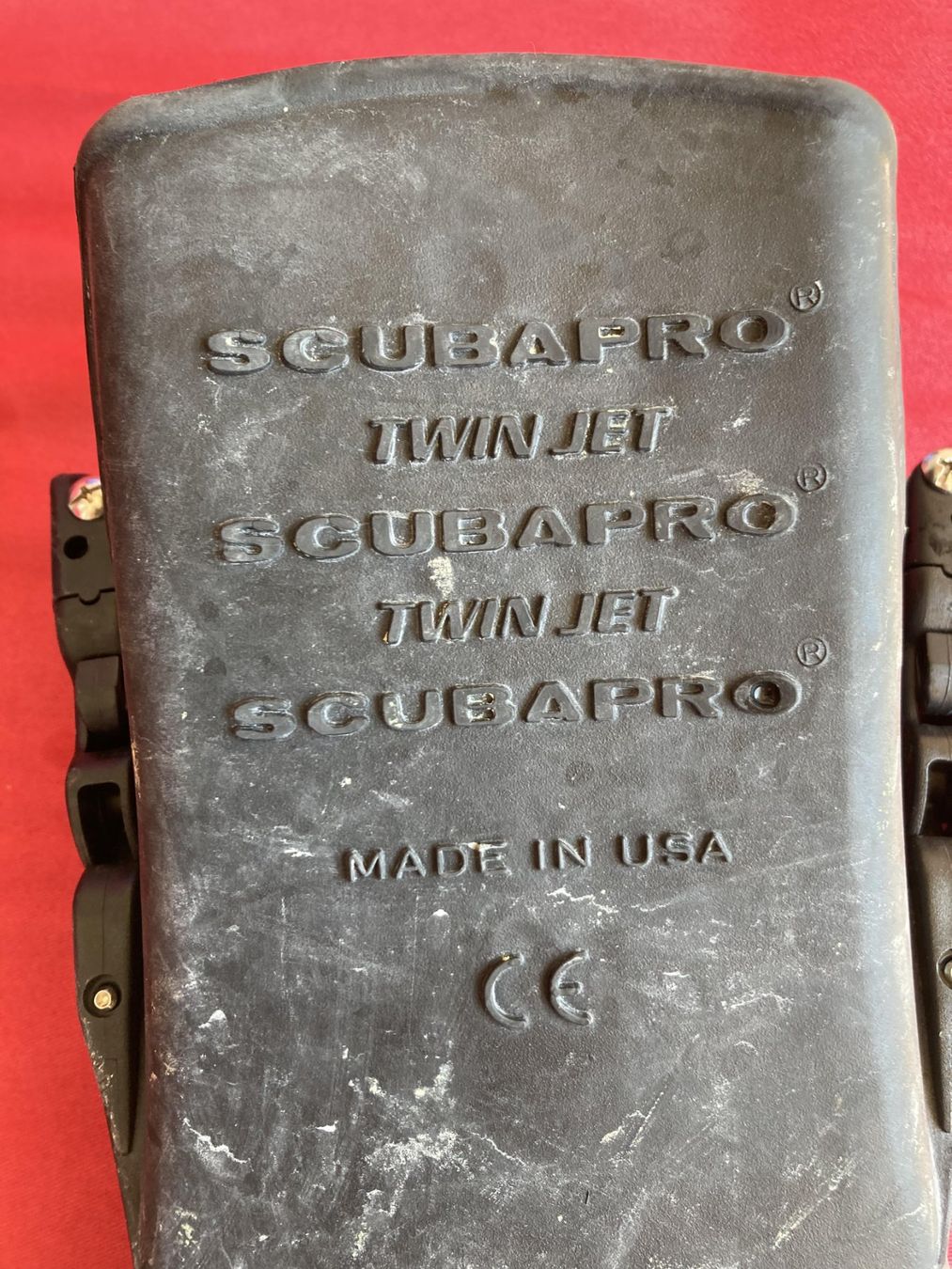 Scubapro Pinne, Maschere & Boccagli: Tauchflossen Scubapro TWIN JET Large mit Spring Straps – Usato da Wängi venduto da Kaesli 2