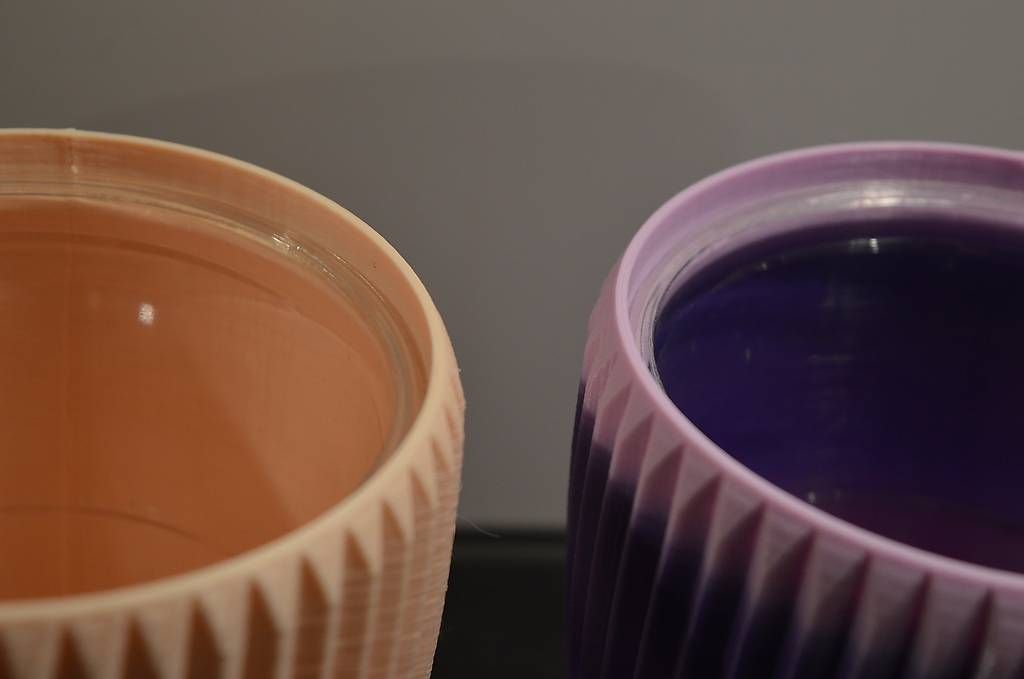 Vasi per fiori: Selbstbewässernder Blumentopf 3D Druck mit Innentopf – Usato da Trübbach venduto da Potatoooooooo 2