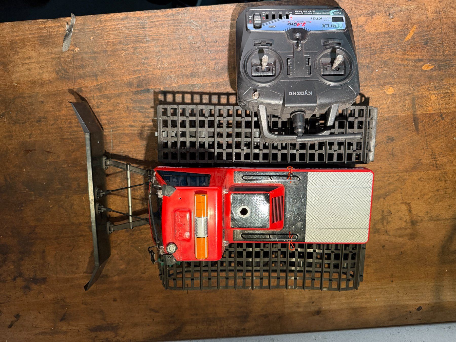 Kyosho RC Modellbau: Kyosho Blizzard SR Pistenraupe/Pistenbully – Gebraucht aus Laax GR von il_8klkd 3