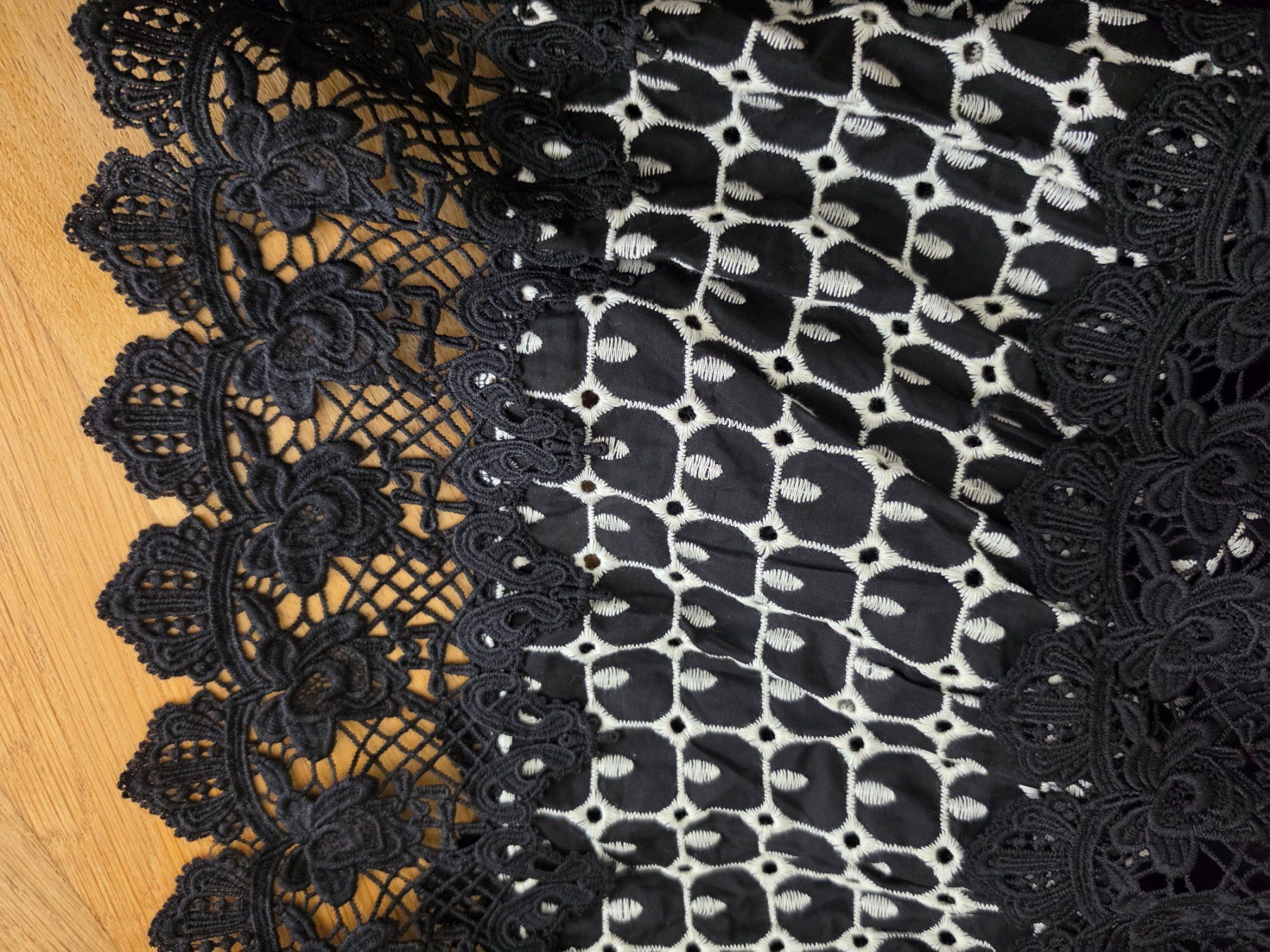 Vestiti: Kleid aus Spitzen – Nuovo e nell'imballaggio originale da Affoltern am Albis venduto da Ebruli89 3