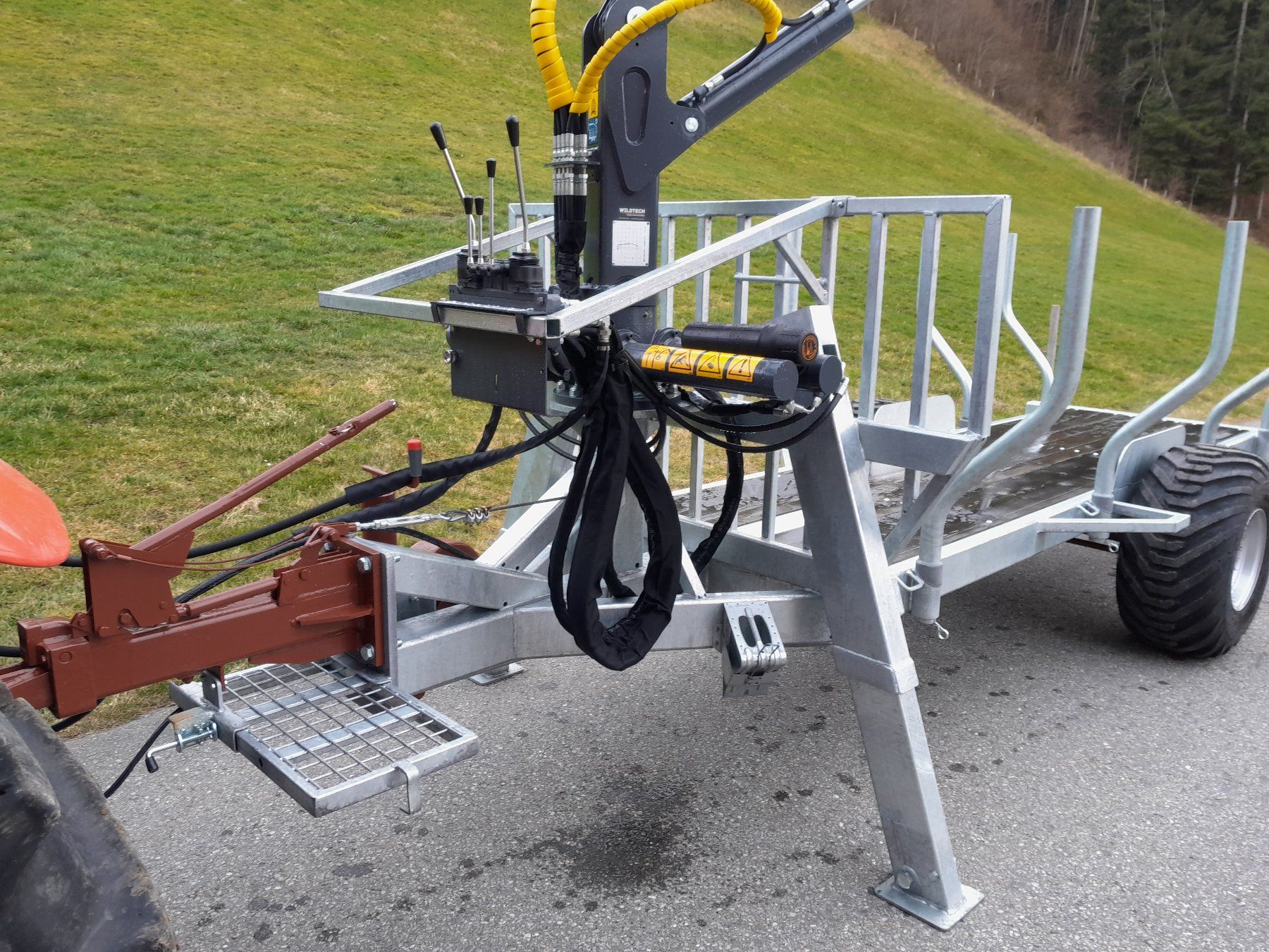 Rimorchi: Einachs-Forstanhänger 7to mit Kran 5.3m – Nuovo (secondo la descrizione) da Haslen AI venduto da Wildtech 3
