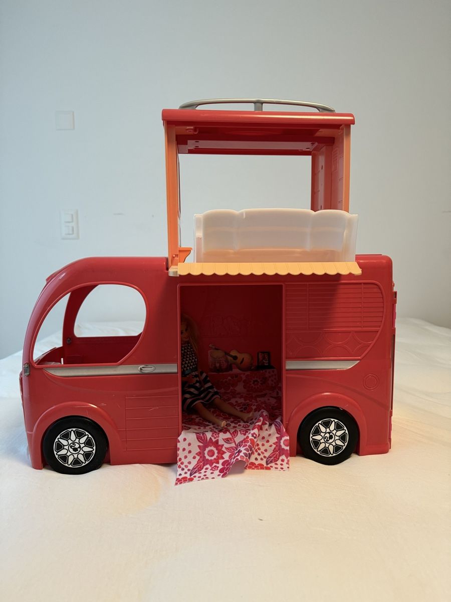 Barbie Case e mobili per bambole: Pink Barbie Dream Campervan – Usato da Vesenaz venduto da nat_mq8l 8