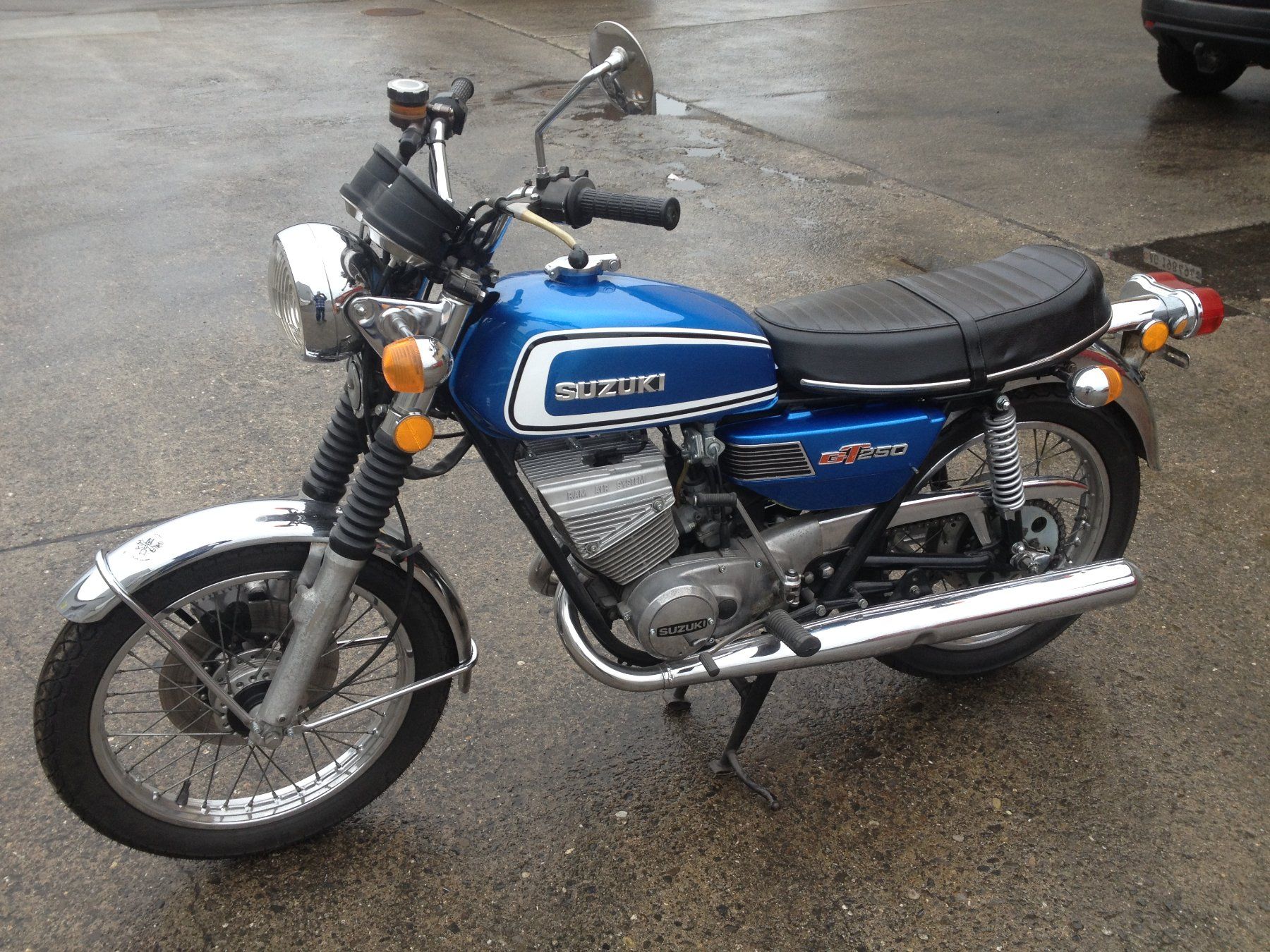 Suzuki Strada: Suzuki GT 250 Veteran – Usato da Rickenbach LU venduto da Hulibu