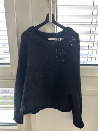 Schwarzer Oversize Strickpullover von ZARA