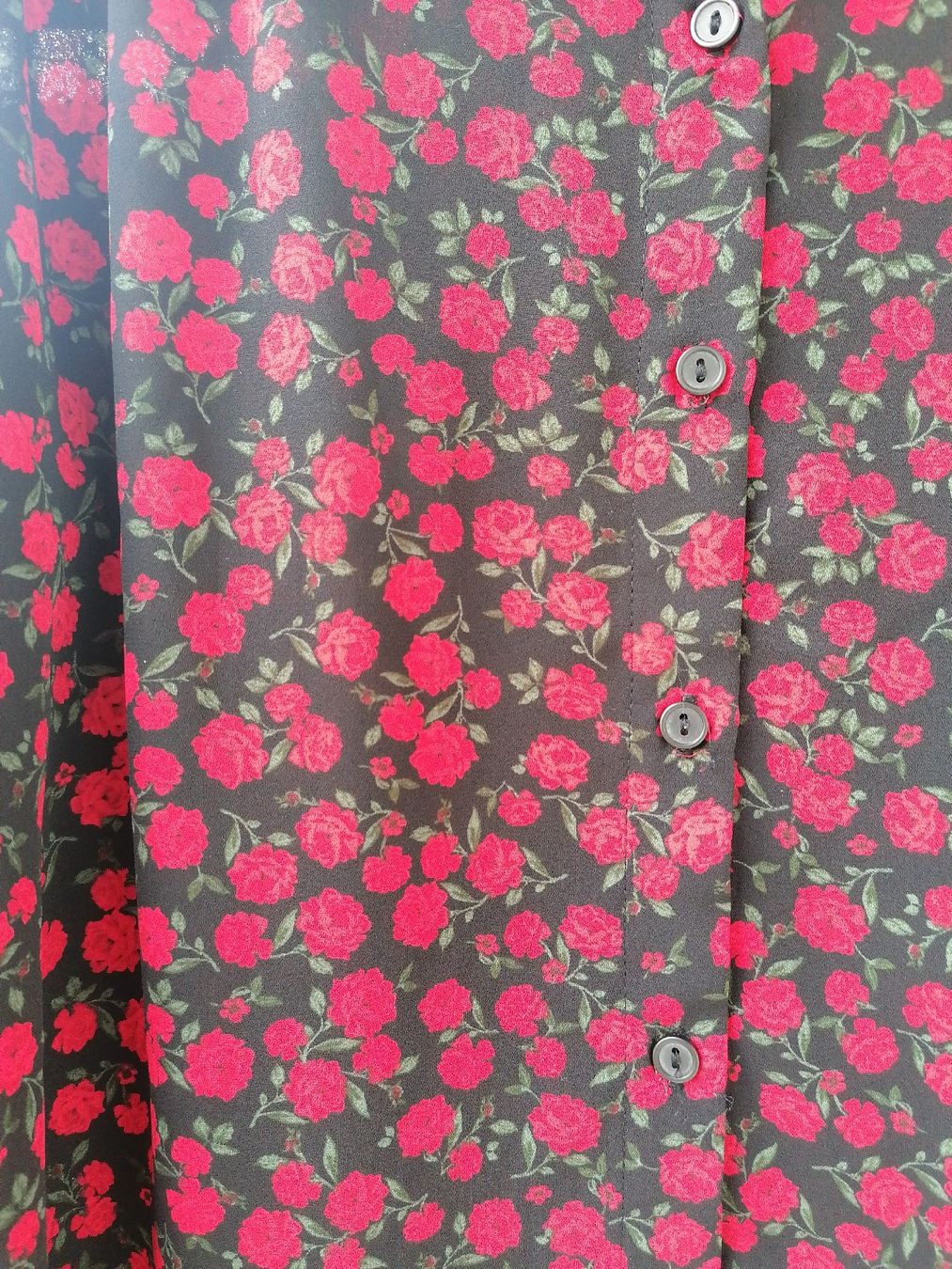 C&A Camicette: Schicke Bluse mit Rosenmuster Gr. 36 – Usato da Basel venduto da fiona_second-hand_BS 1