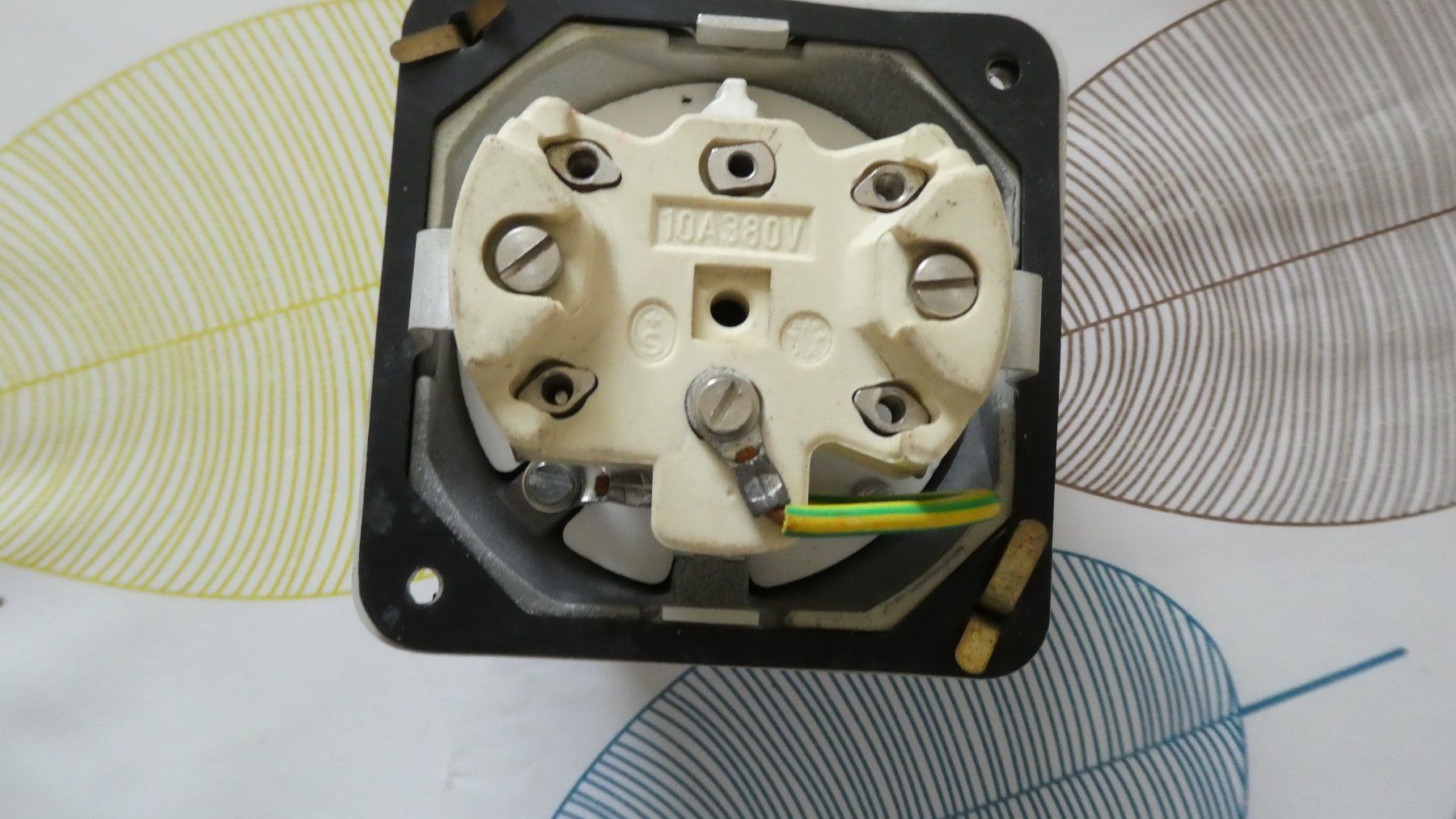Feller Stecker: Feller Steckdose 380V – Neu (gemäss Beschreibung) aus Lausen von Vectrex1 2