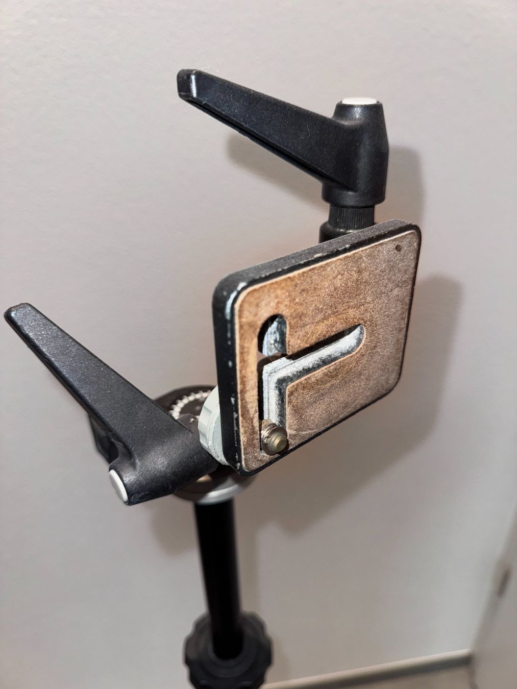 Manfrotto Treppiedi & Teste: Stativ Manfrotto Typ 055CB – Usato da Siglistorf venduto da Tankgirly 2