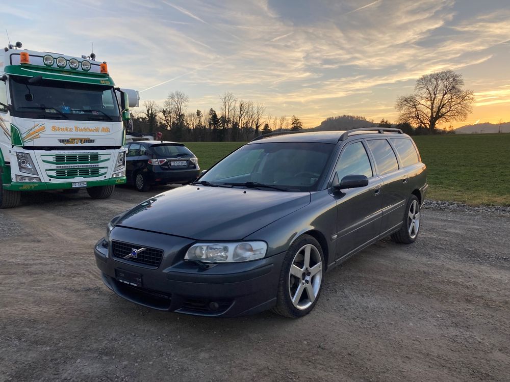 Volvo V70 R