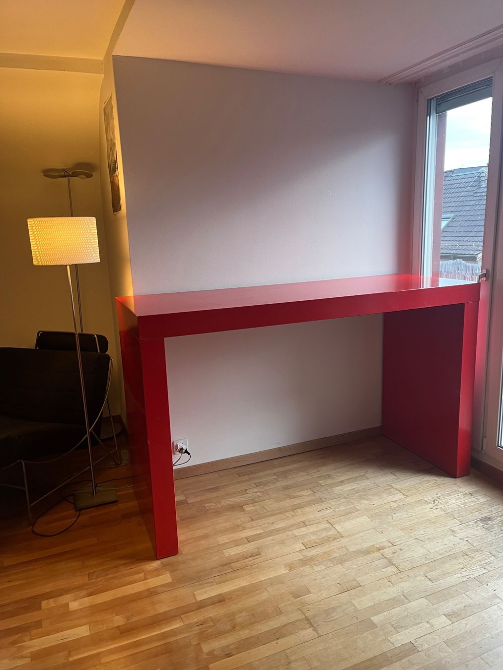 Tables: Große rote Bar – D'occasion à Zürich par ens_29qw 1
