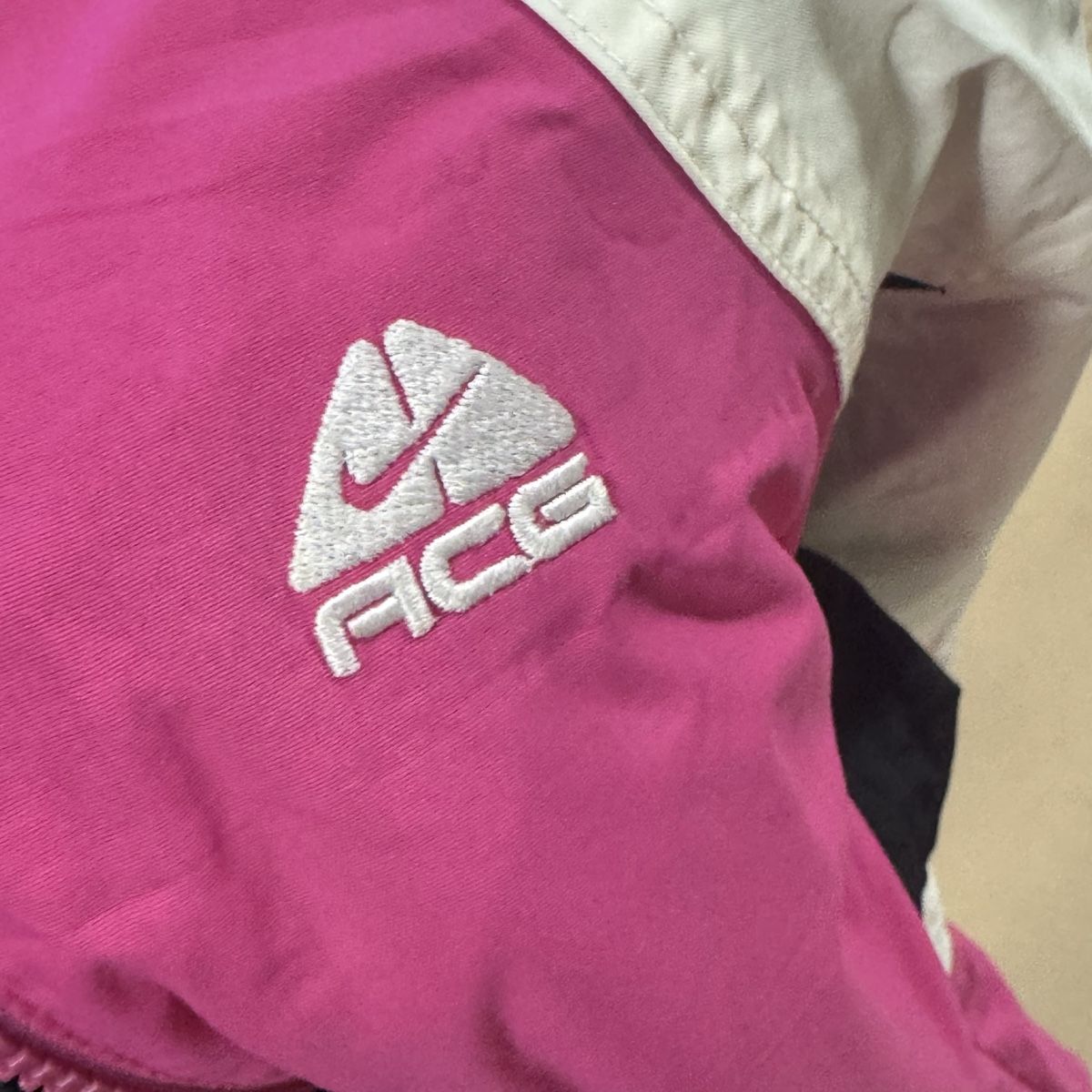 Nike Giacche: Nike ACG Functional Jacket, size M Windjacke Vintage wasser – Usato da St. Gallen venduto da sourced_limited 6