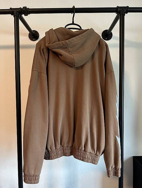 Lots de vêtements: Reisverschluss Pullover und Trainerhose  – D'occasion à Zürich par Pablo_C 3