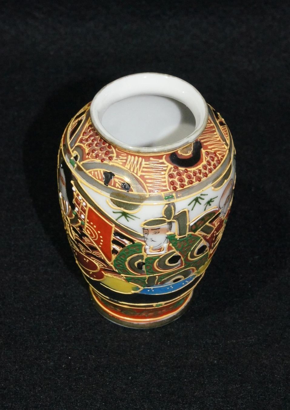 Vasen & Gefässe: Satsuma-Vase mit 7 noblen Personen – Neu und originalverpackt aus Geroldswil von ARTEFACTO 1