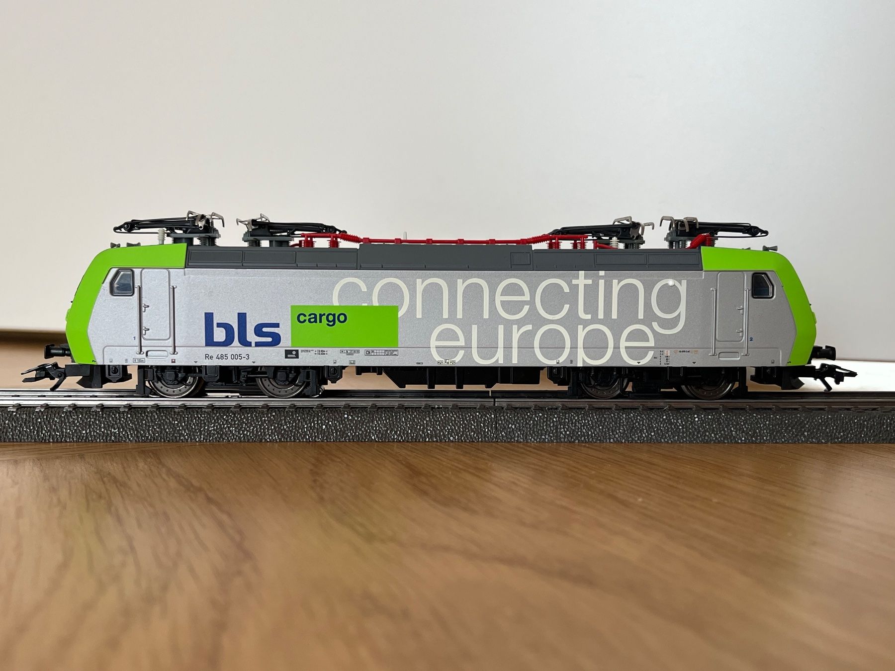 Märklin Modelleisenbahnen: Märklin 36852 BLS Cargo Re 485 – Gebraucht aus Basel von Re620_11627 1