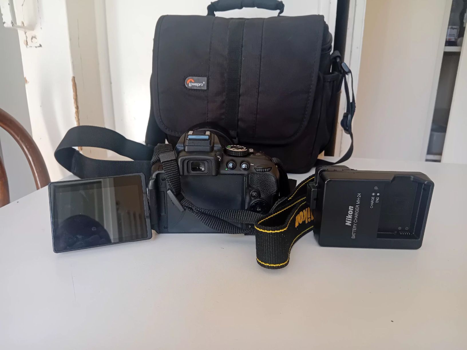 Nikon Fotocamera: NIKON 5300D  – Usato da Lausanne venduto da tal_8ntx 3